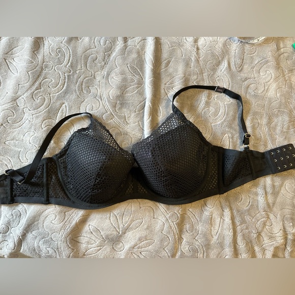 Victoria's Secret Other - Victoria’s Secret 36ddd Black Bra Plunge NWT